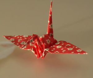wikimedia-public-domain-Origami_crane_cropped